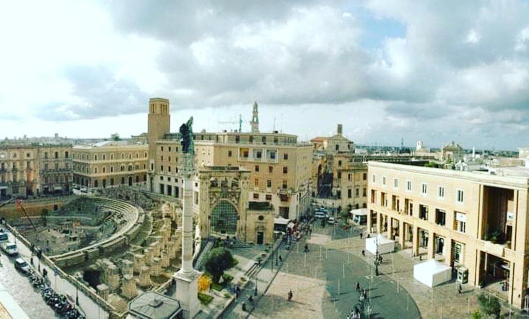 B&B Degli Artisti Suite Lecce Bagian luar foto