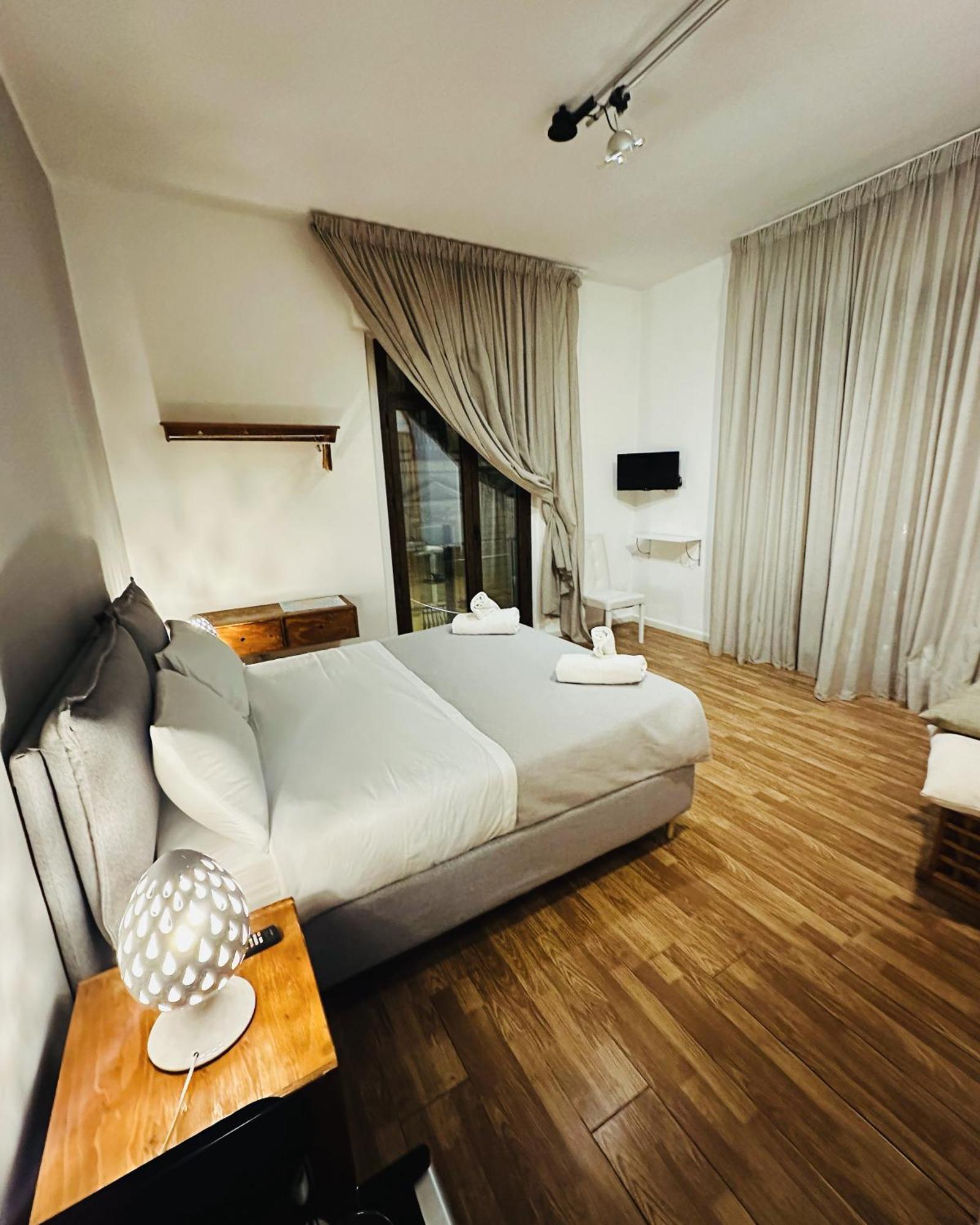 B&B Degli Artisti Suite Lecce Bagian luar foto