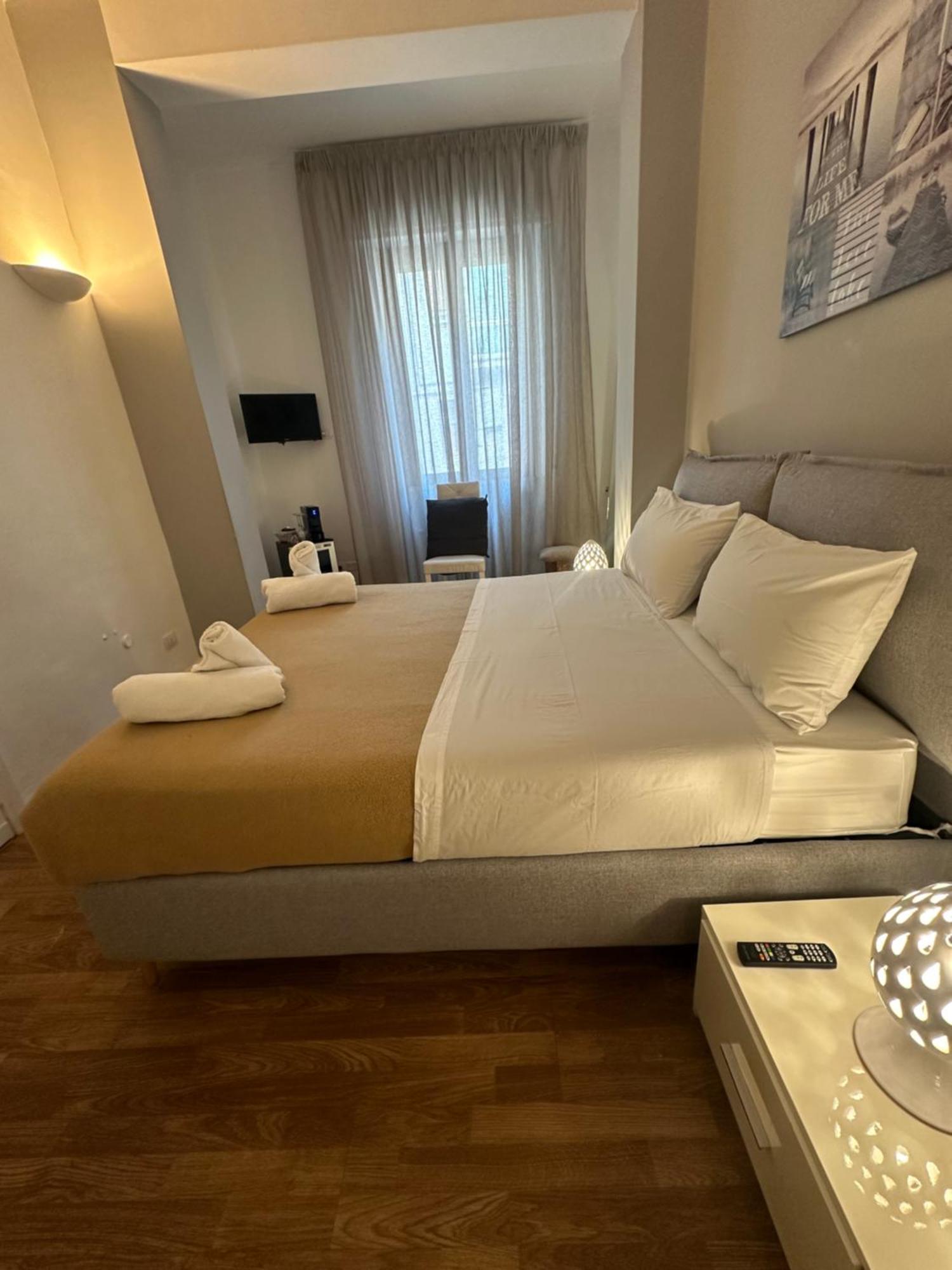 B&B Degli Artisti Suite Lecce Bagian luar foto