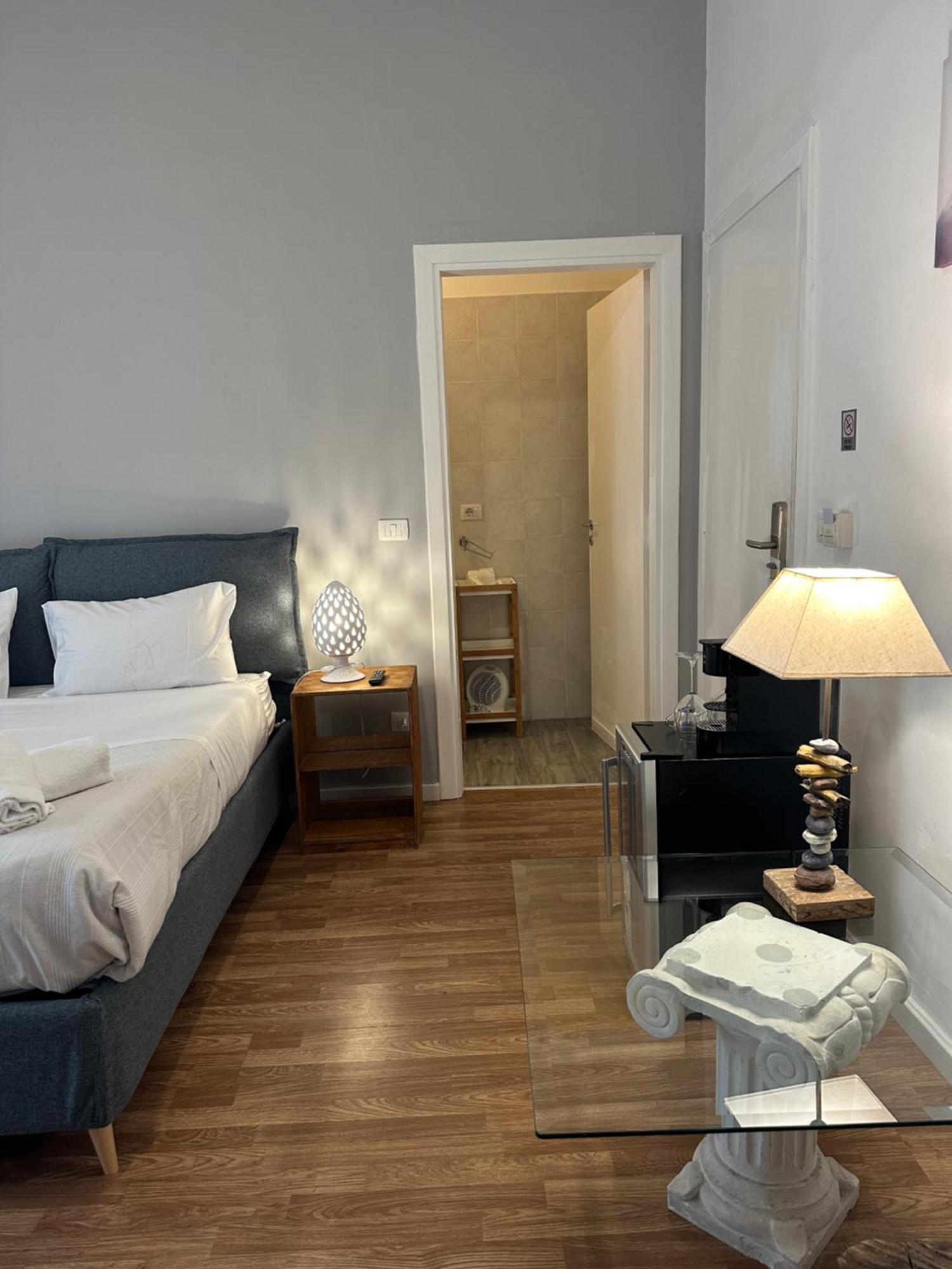 B&B Degli Artisti Suite Lecce Bagian luar foto