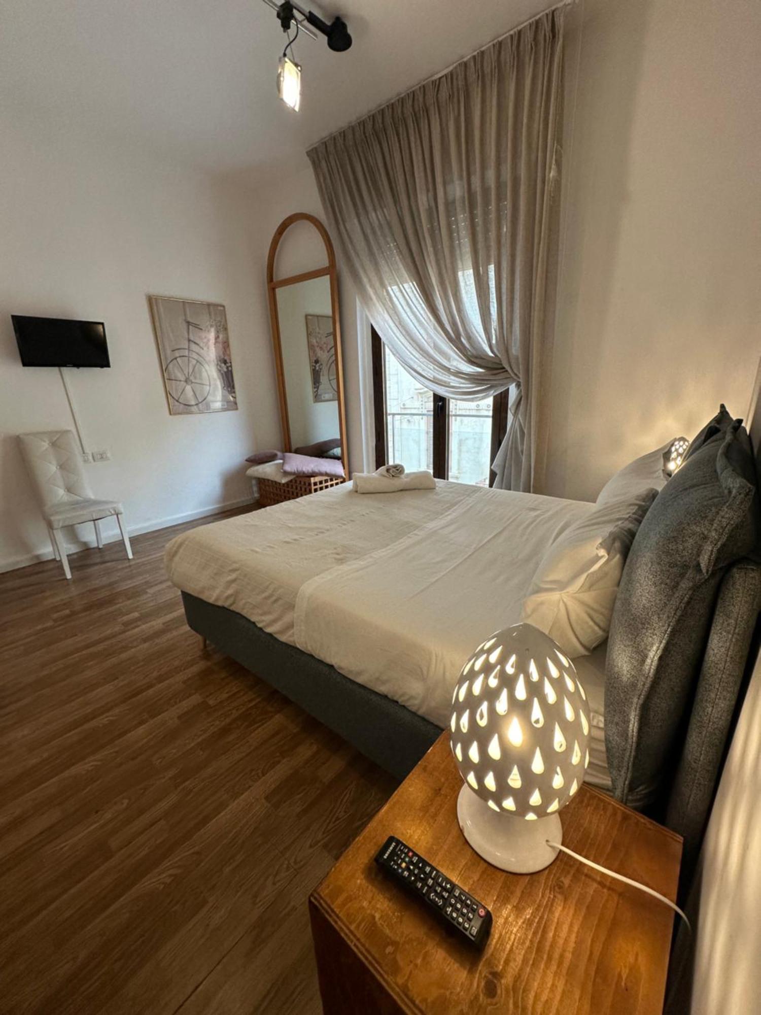 B&B Degli Artisti Suite Lecce Bagian luar foto