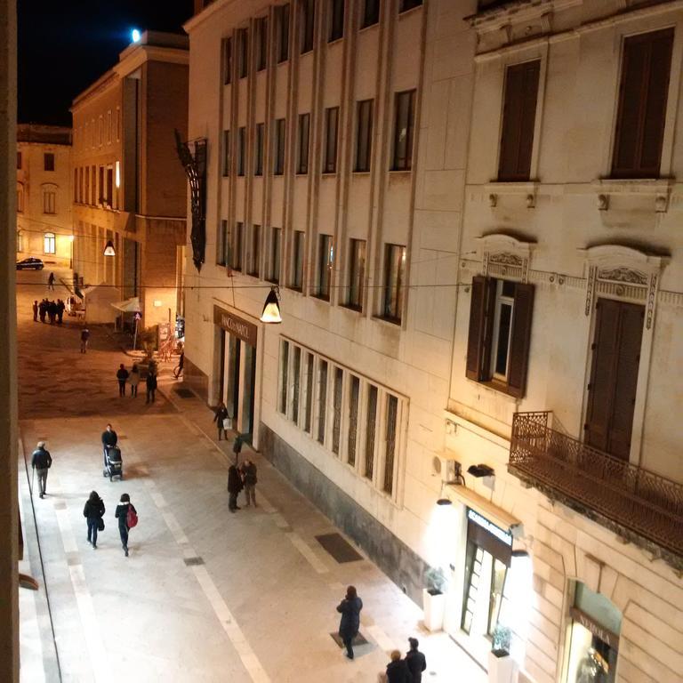 B&B Degli Artisti Suite Lecce Bagian luar foto