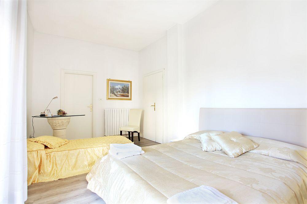 B&B Degli Artisti Suite Lecce Bagian luar foto