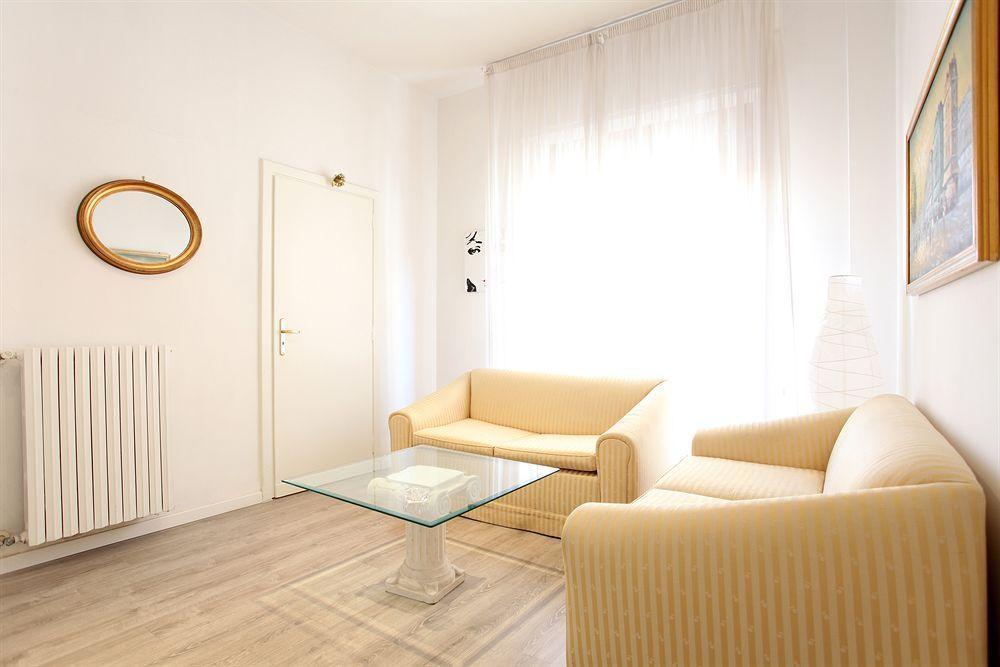 B&B Degli Artisti Suite Lecce Bagian luar foto