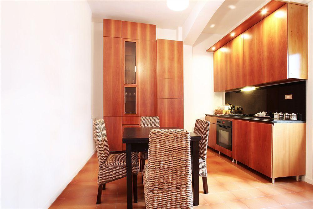 B&B Degli Artisti Suite Lecce Bagian luar foto